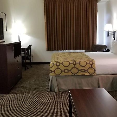 Baymont By Wyndham Harlan Hotel Bagian luar foto