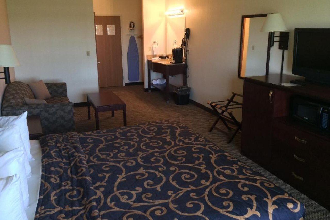 Baymont By Wyndham Harlan Hotel Bagian luar foto