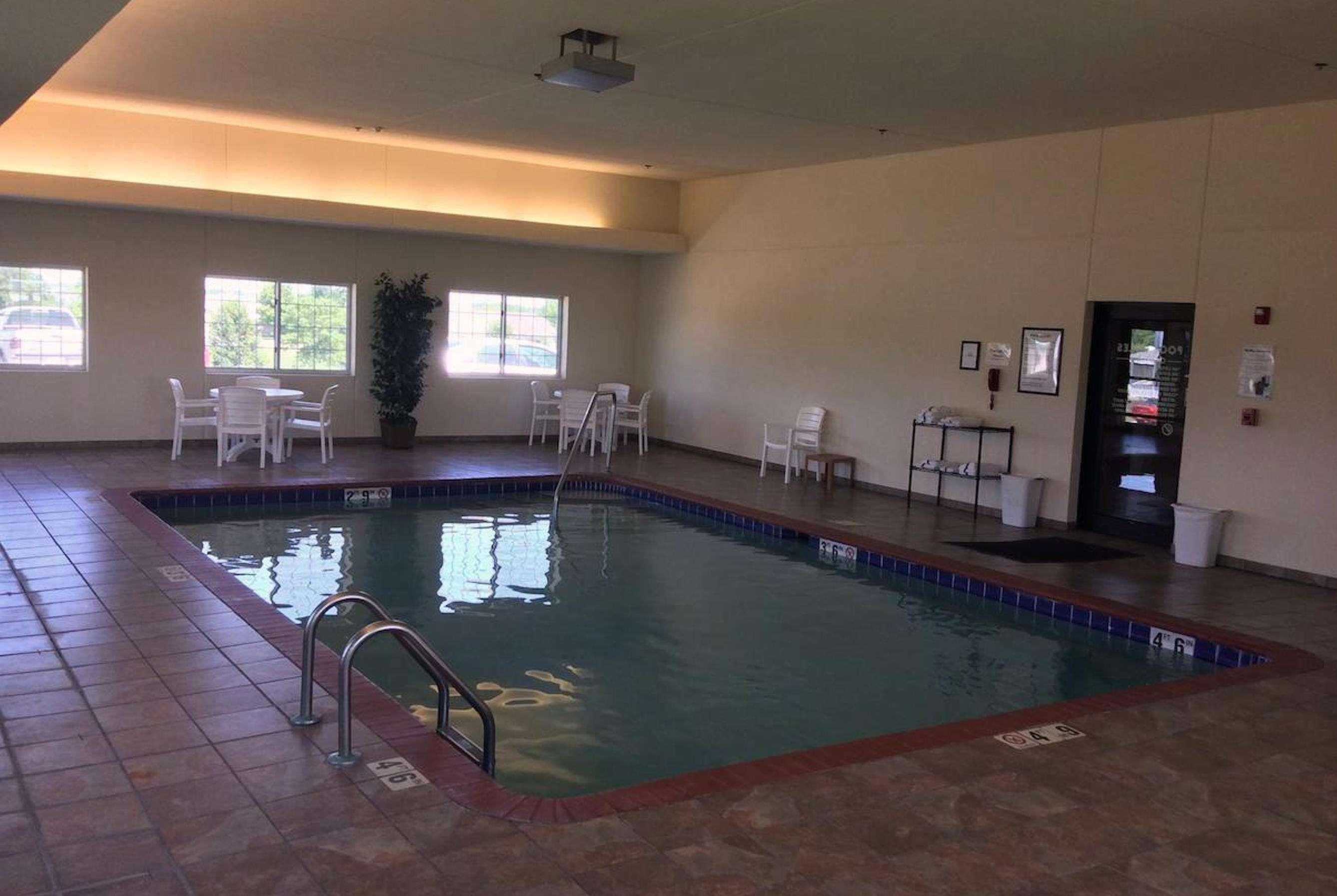 Baymont By Wyndham Harlan Hotel Bagian luar foto