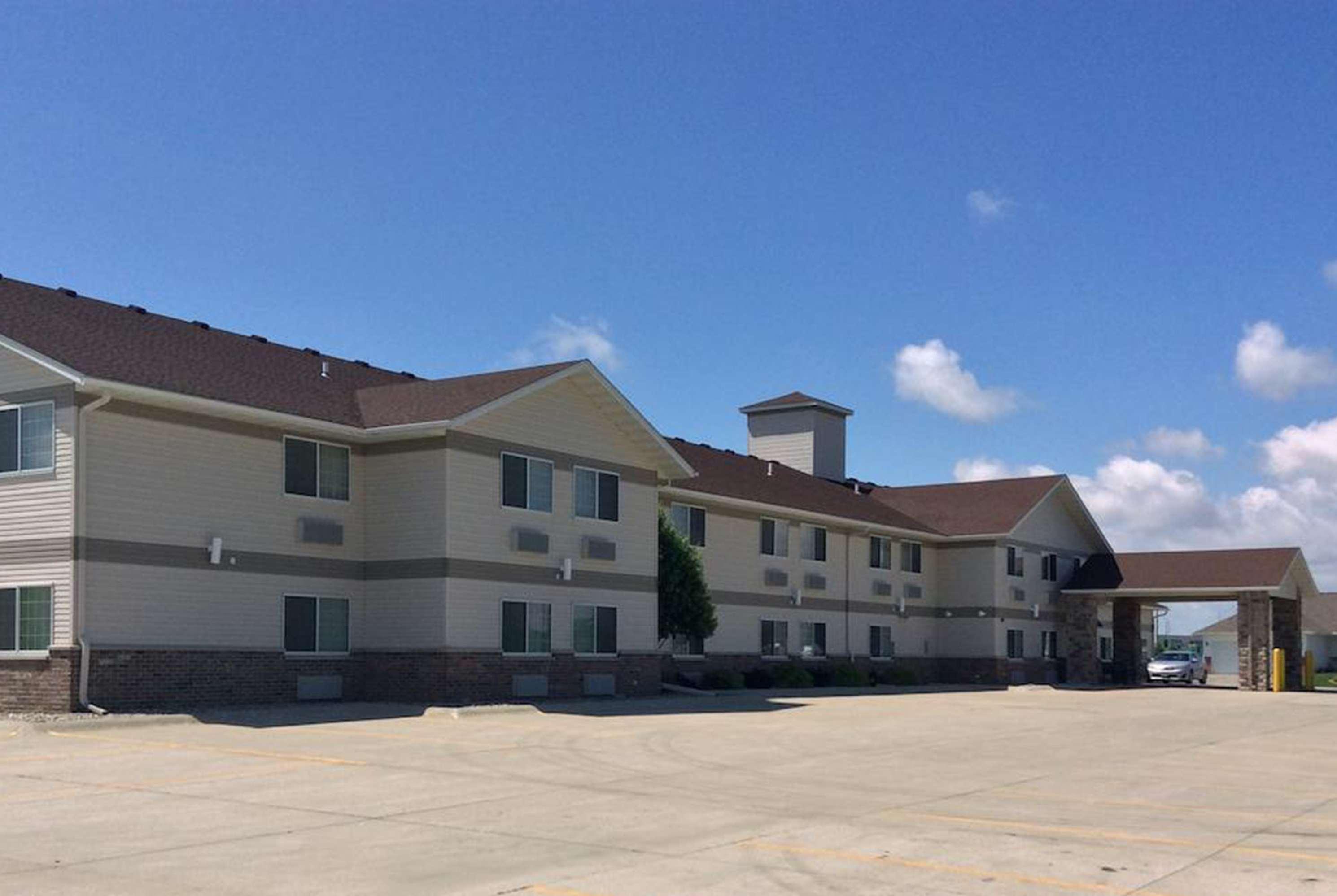 Baymont By Wyndham Harlan Hotel Bagian luar foto