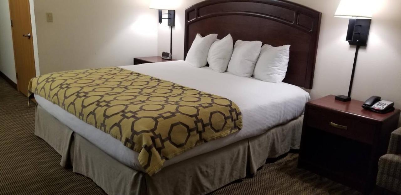 Baymont By Wyndham Harlan Hotel Bagian luar foto