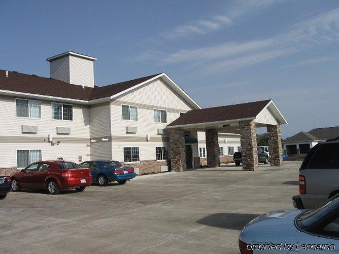 Baymont By Wyndham Harlan Hotel Bagian luar foto