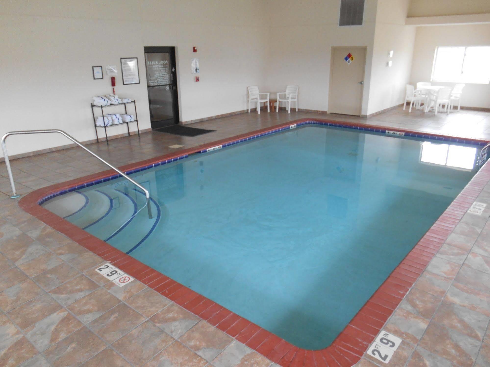 Baymont By Wyndham Harlan Hotel Bagian luar foto