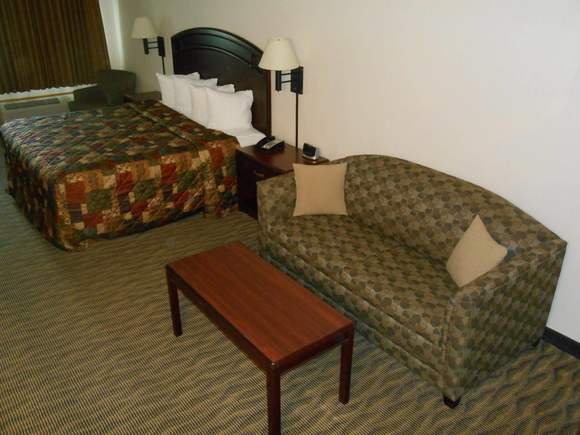 Baymont By Wyndham Harlan Hotel Bagian luar foto