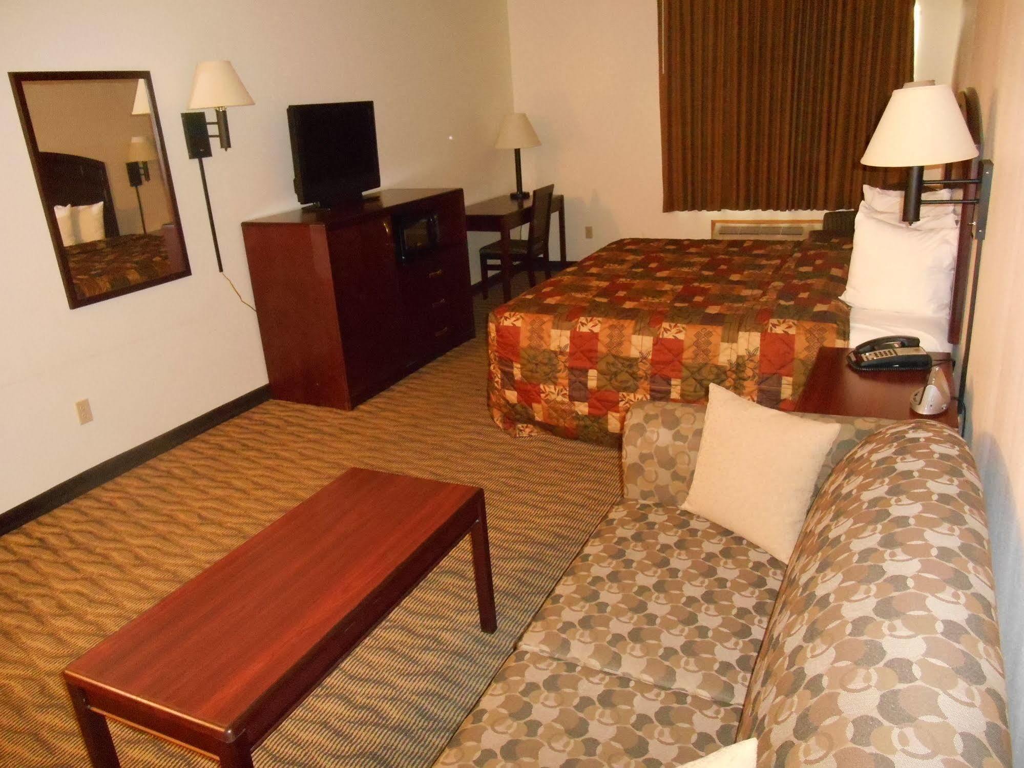 Baymont By Wyndham Harlan Hotel Bagian luar foto