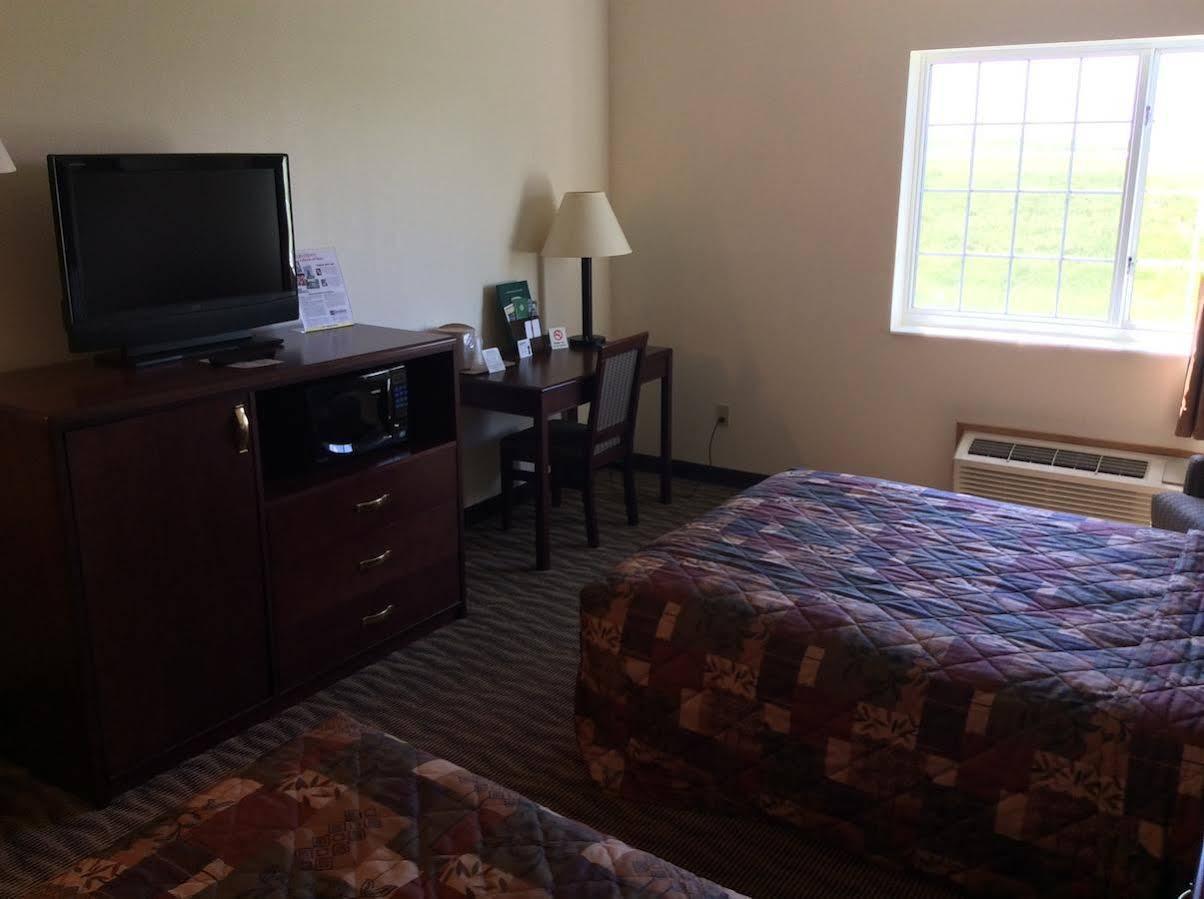Baymont By Wyndham Harlan Hotel Bagian luar foto